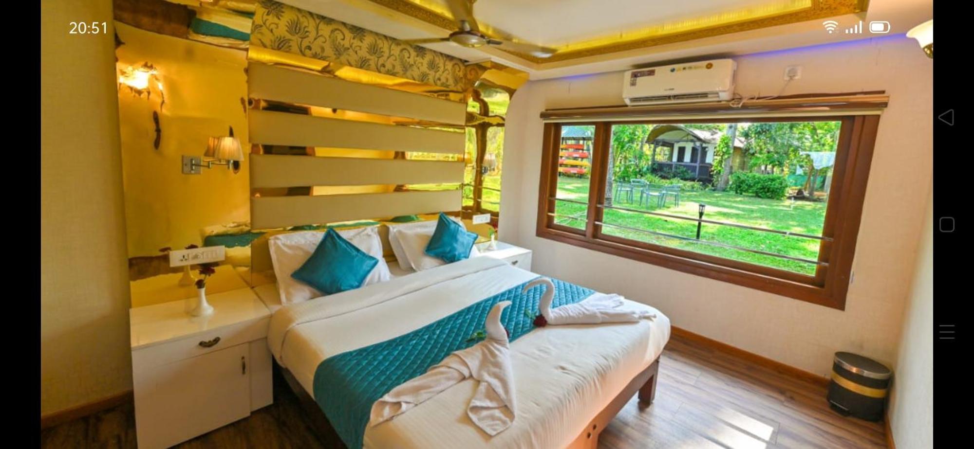 Hotel Victoria Houseboats Alappuzha Exterior foto